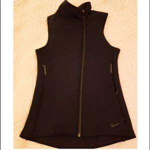 Nike Therma-Fit Asymmetrical Scuba Vest